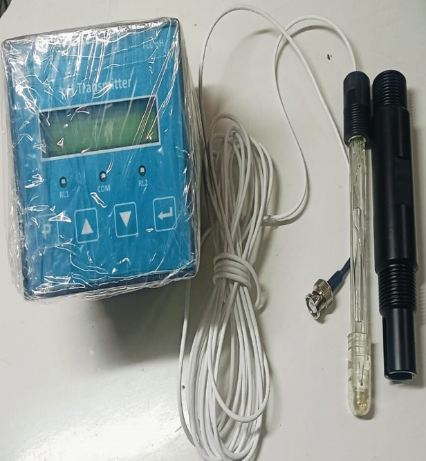 pH Meter — Digital Transmitter with Electrode